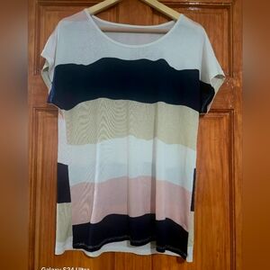 Women's short-sleeve crewneck loose-fit t-shirt size L